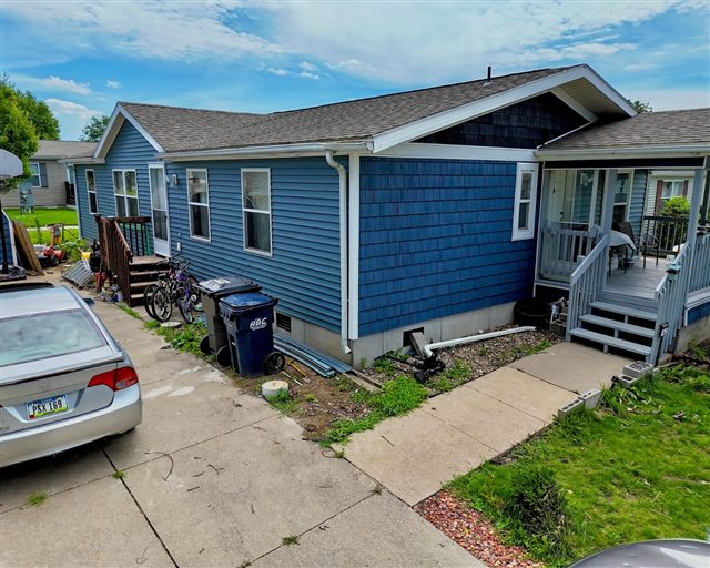 Residential siding project and exterior details | King Contracting, serving Iowa
