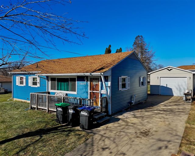 Residential siding project and exterior details | King Contracting, serving Iowa