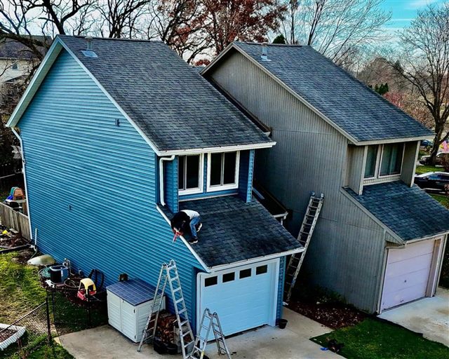 Before and after residential siding | King Contracting, serving Iowa